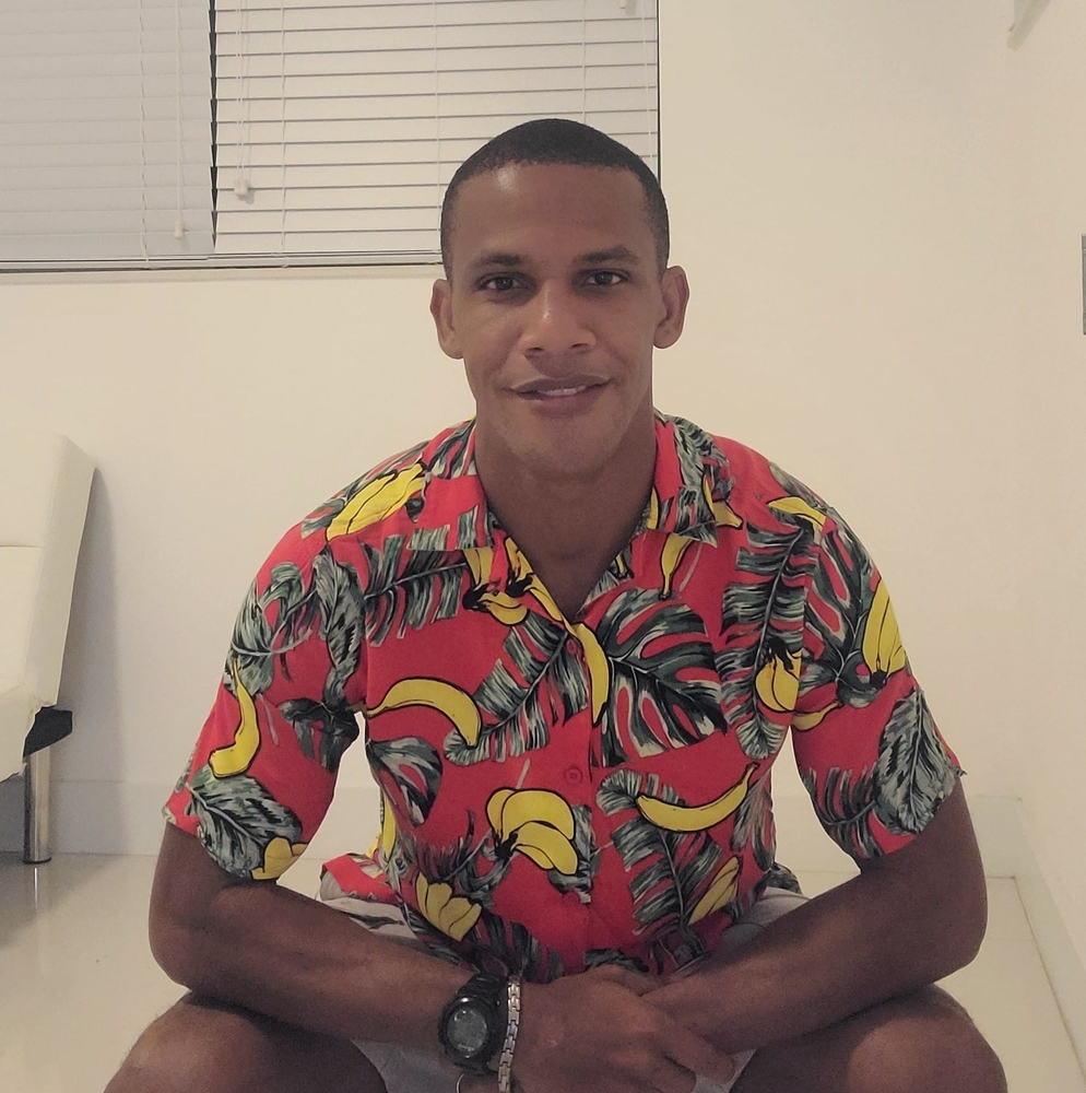 Meet your Posher, Luis